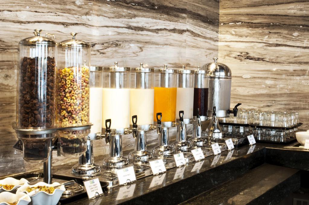 泗水中心智选假日酒店 外观 照片